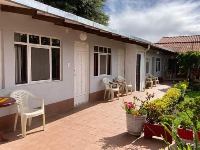 Samailandia Backpack Hotel Samaipata Ngoại thất bức ảnh