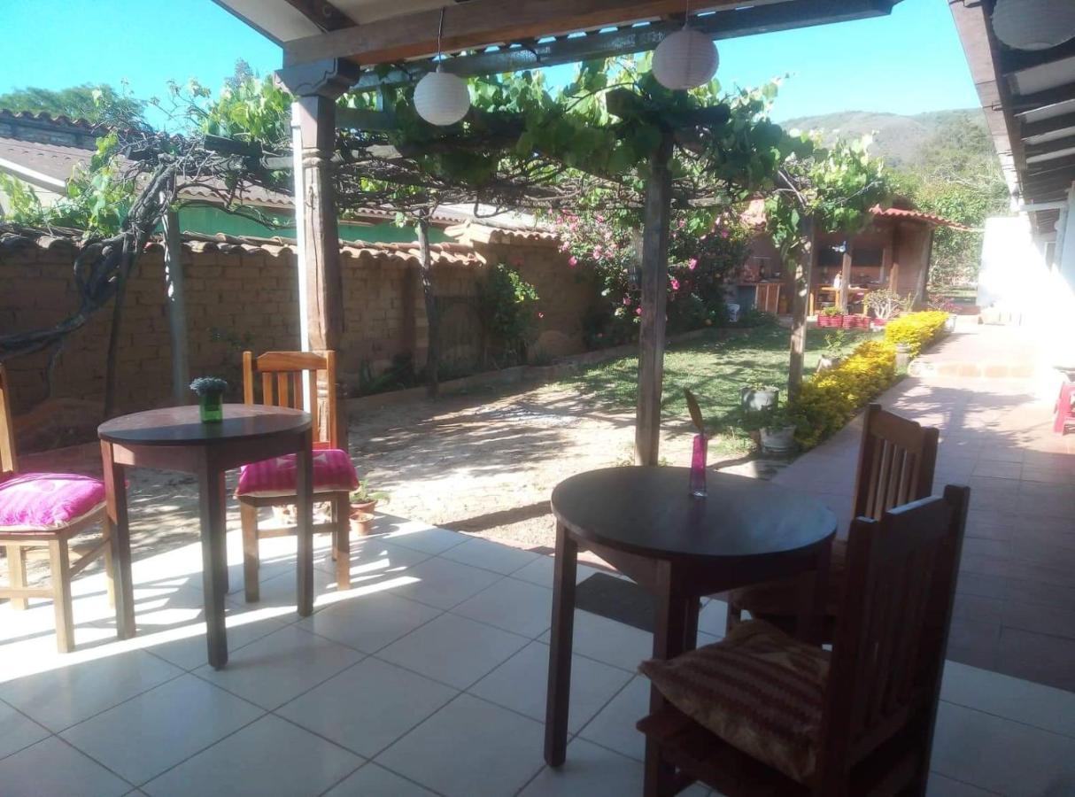 Samailandia Backpack Hotel Samaipata Ngoại thất bức ảnh